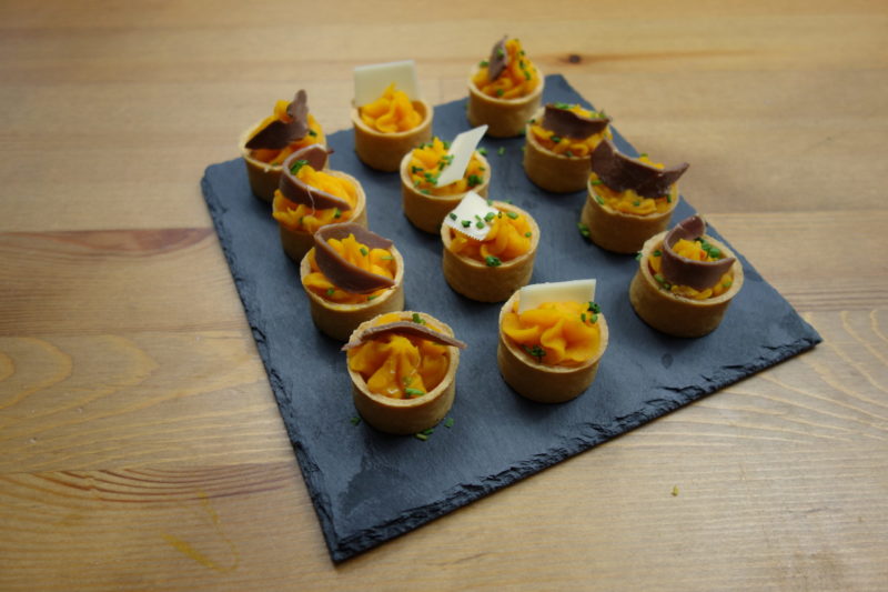 Plateau de 20 tartelettes mousse de petit pois et magret fumé