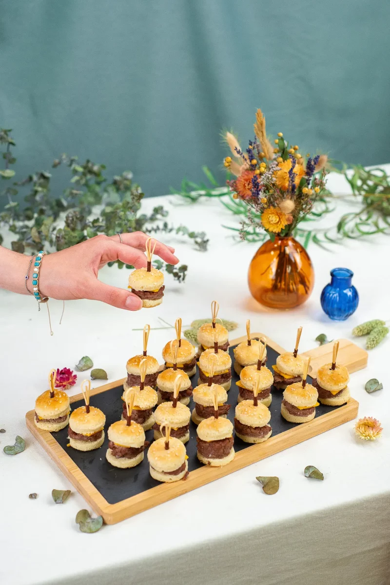 Plateau de 20 mini cheeseburgers (chaud) – Image 2