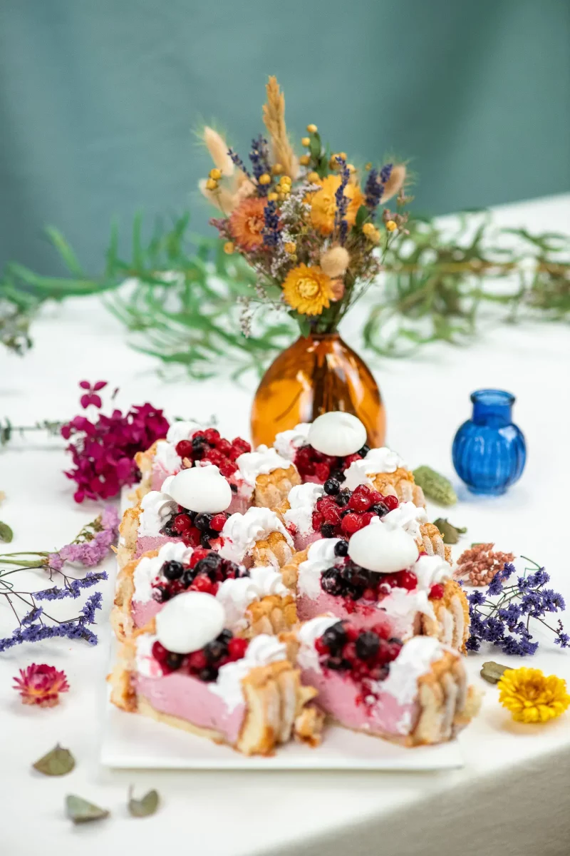 Charlotte aux Fruits Rouges (8 parts) – Image 2