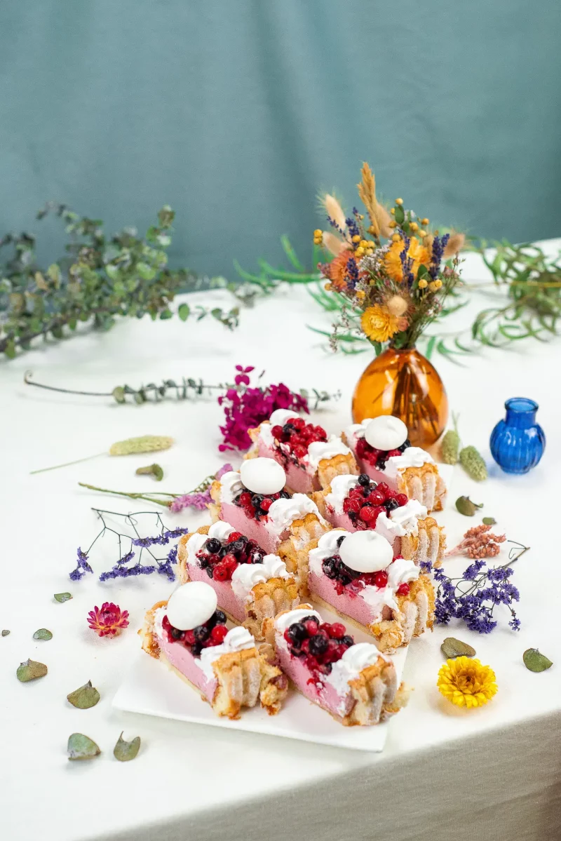 Charlotte aux Fruits Rouges (8 parts)