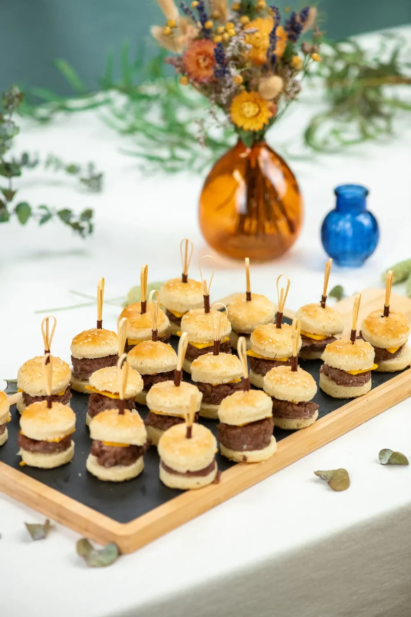 Plateau de 20 mini cheeseburgers (chaud)