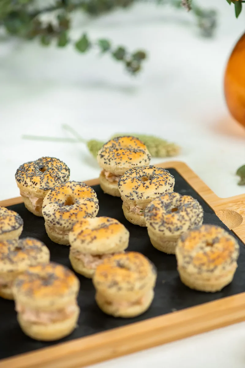 Plateau de 20 bagels au saumon fumé et crème citron / aneth – Image 2
