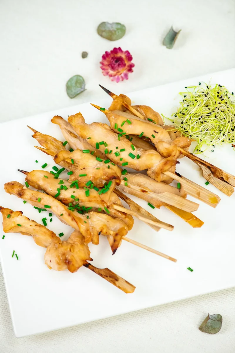 Plateau de 20 brochettes de volaille au Yakitori (chaud) – Image 2